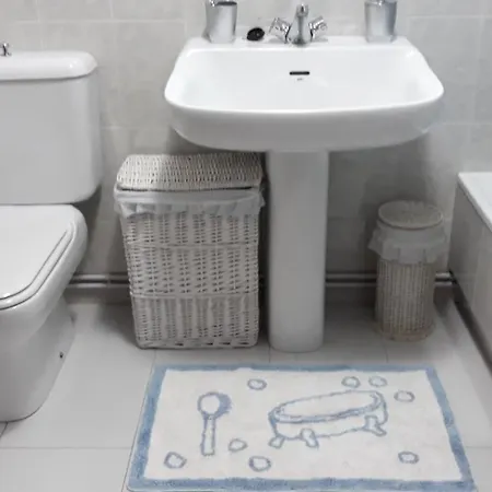 Chalet adosado con garaje en urbanización piscina * Sanxenxo