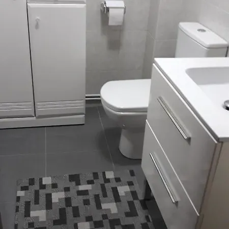 Chalet adosado con garaje en urbanización piscina * Sanxenxo