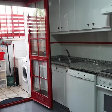Chalet adosado con garaje en urbanización piscina *